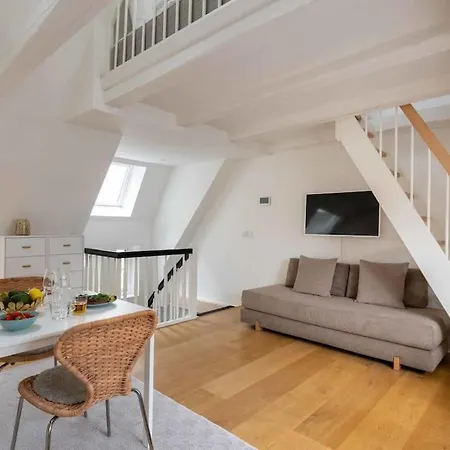 Super Cozy In Downtown Cph Apartment