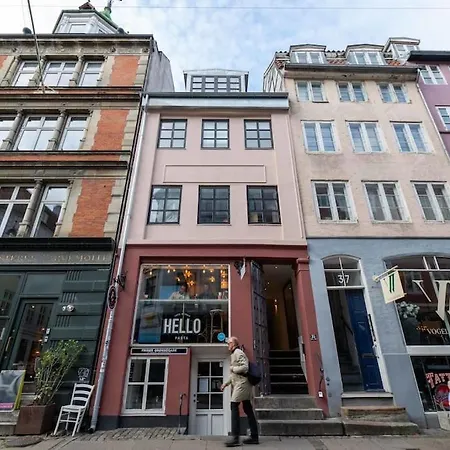 Super Cozy In Downtown Cph *
